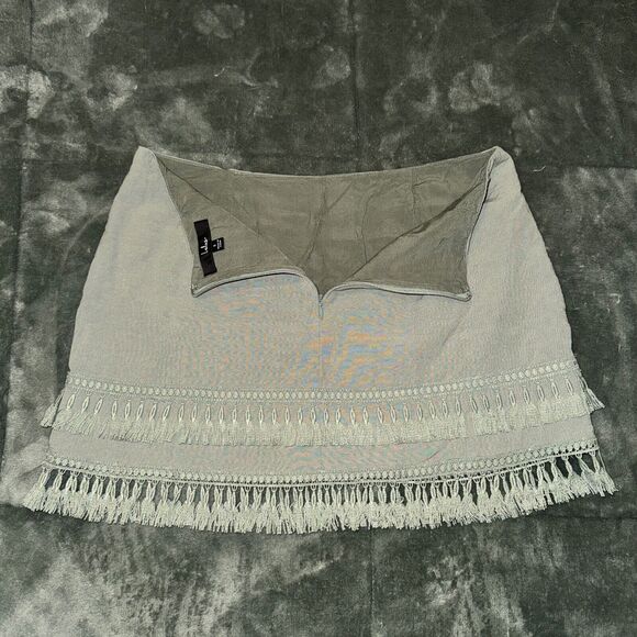 LuLus Mini Skirt Women's Small Olive Green Rayon Fringe Tiered Classic Back Zip - Picture 3 of 7